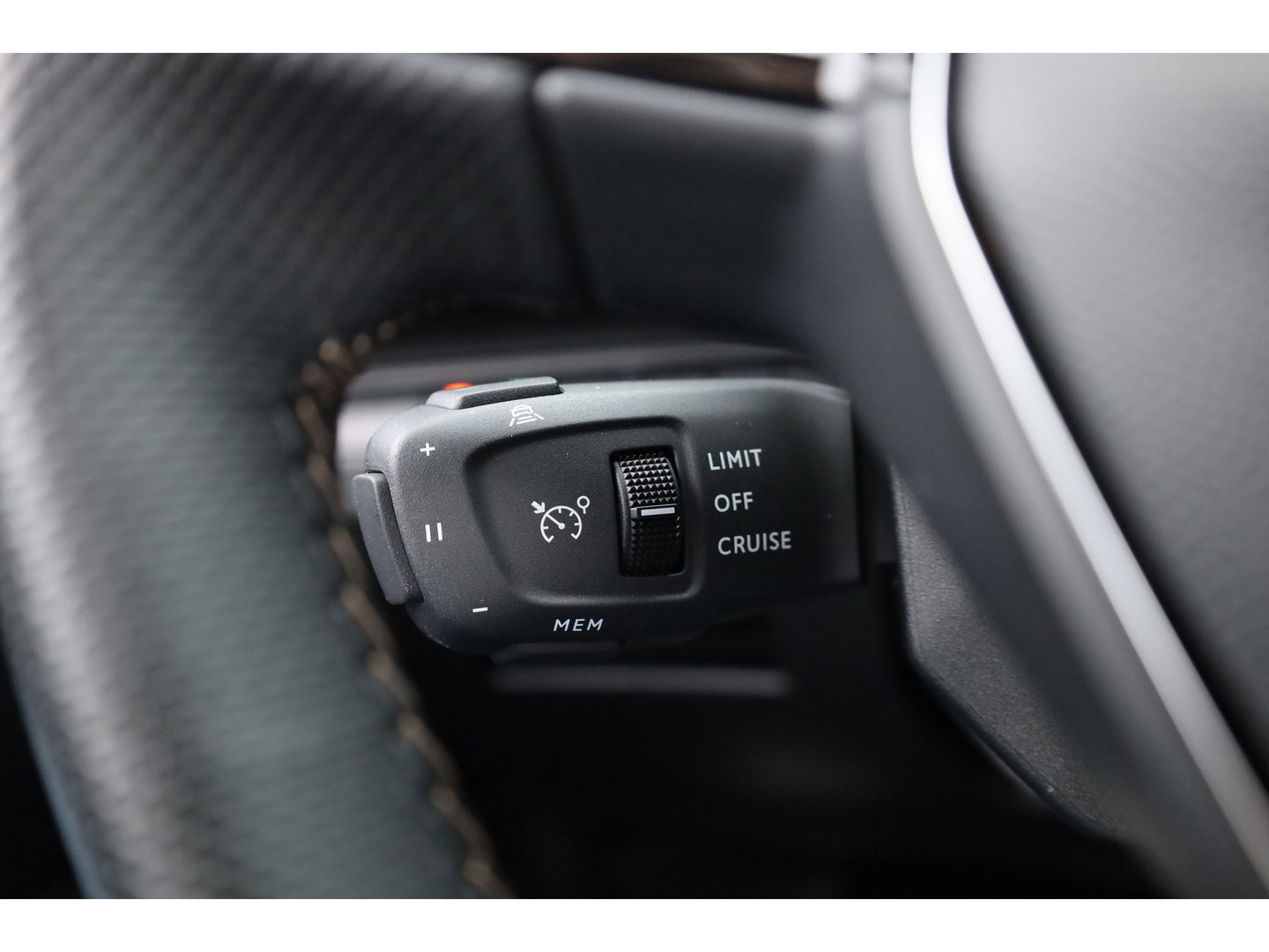 Peugeot 3008 1.6 HYbrid 225 GT | Rijklaar! | Pano | Adapt. Cruise | Camera + PDC | Keyless | Navi | Apple CarPlay | Dodehoek