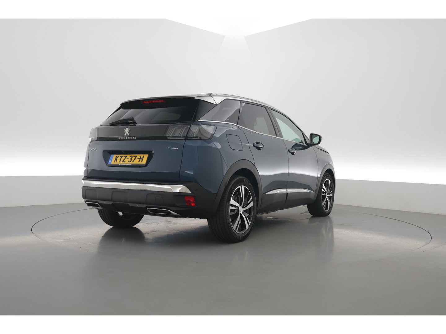 Peugeot 3008 1.6 HYbrid 225 GT | Rijklaar! | Pano | Adapt. Cruise | Camera + PDC | Keyless | Navi | Apple CarPlay | Dodehoek