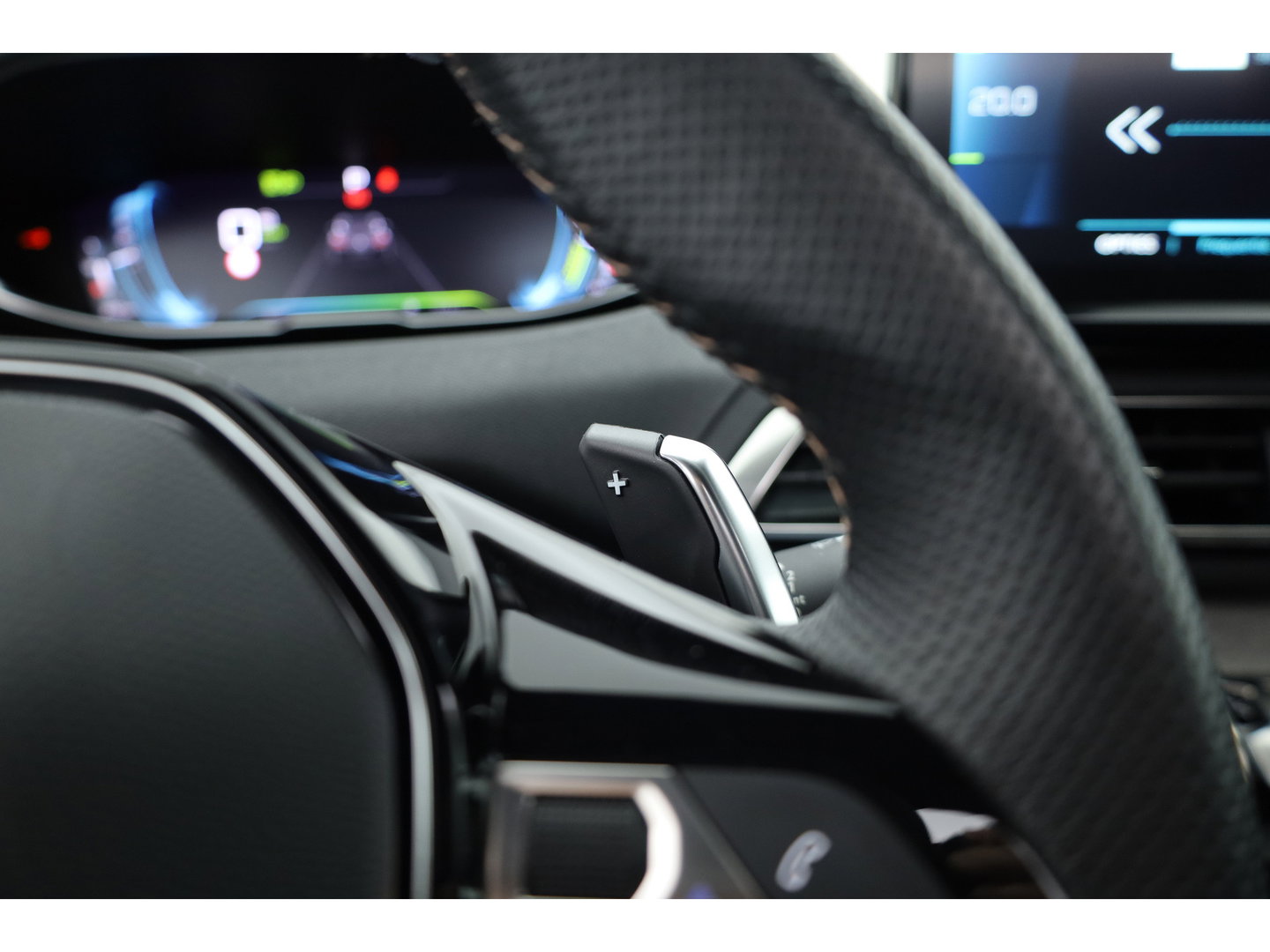Peugeot 3008 1.6 HYbrid 225 GT | Rijklaar! | Pano | Adapt. Cruise | Camera + PDC | Keyless | Navi | Apple CarPlay | Dodehoek