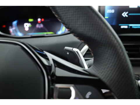 Peugeot 3008 1.6 HYbrid 225 GT | Rijklaar! | Pano | Adapt. Cruise | Camera + PDC | Keyless | Navi | Apple CarPlay | Dodehoek