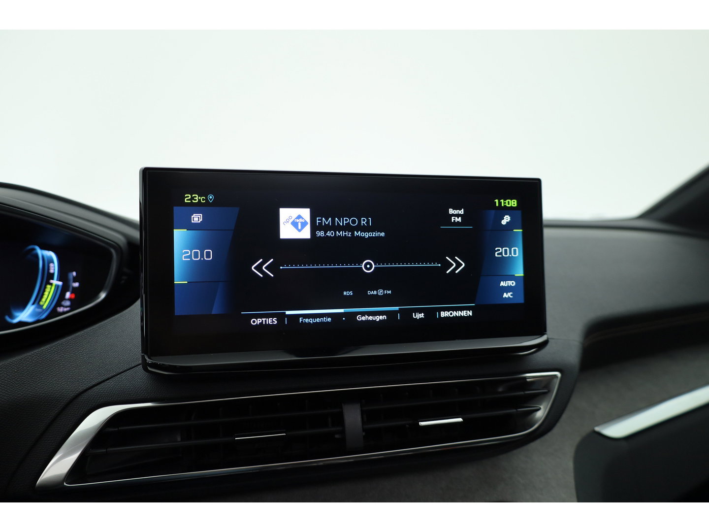 Peugeot 3008 1.6 HYbrid 225 GT | Rijklaar! | Pano | Adapt. Cruise | Camera + PDC | Keyless | Navi | Apple CarPlay | Dodehoek