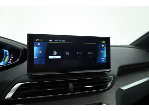 Peugeot 3008 1.6 HYbrid 225 GT | Rijklaar! | Pano | Adapt. Cruise | Camera + PDC | Keyless | Navi | Apple CarPlay | Dodehoek