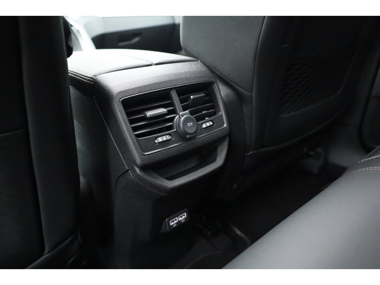 Peugeot 3008 1.6 HYbrid 225 GT | Rijklaar! | Pano | Adapt. Cruise | Camera + PDC | Keyless | Navi | Apple CarPlay | Dodehoek