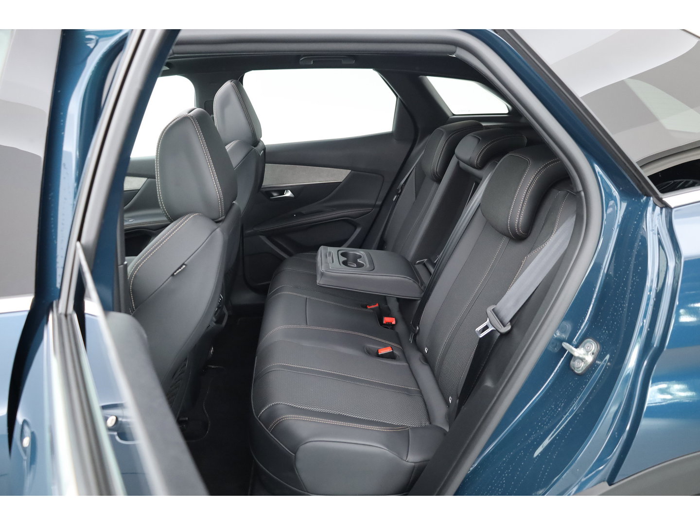 Peugeot 3008 1.6 HYbrid 225 GT | Rijklaar! | Pano | Adapt. Cruise | Camera + PDC | Keyless | Navi | Apple CarPlay | Dodehoek