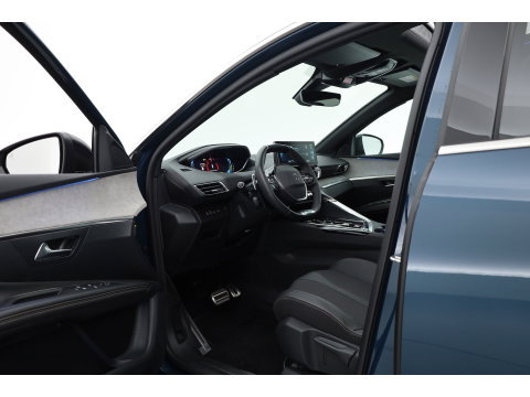 Peugeot 3008 1.6 HYbrid 225 GT | Rijklaar! | Pano | Adapt. Cruise | Camera + PDC | Keyless | Navi | Apple CarPlay | Dodehoek
