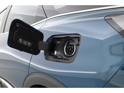 Peugeot 3008 1.6 HYbrid 225 GT | Rijklaar! | Pano | Adapt. Cruise | Camera + PDC | Keyless | Navi | Apple CarPlay | Dodehoek