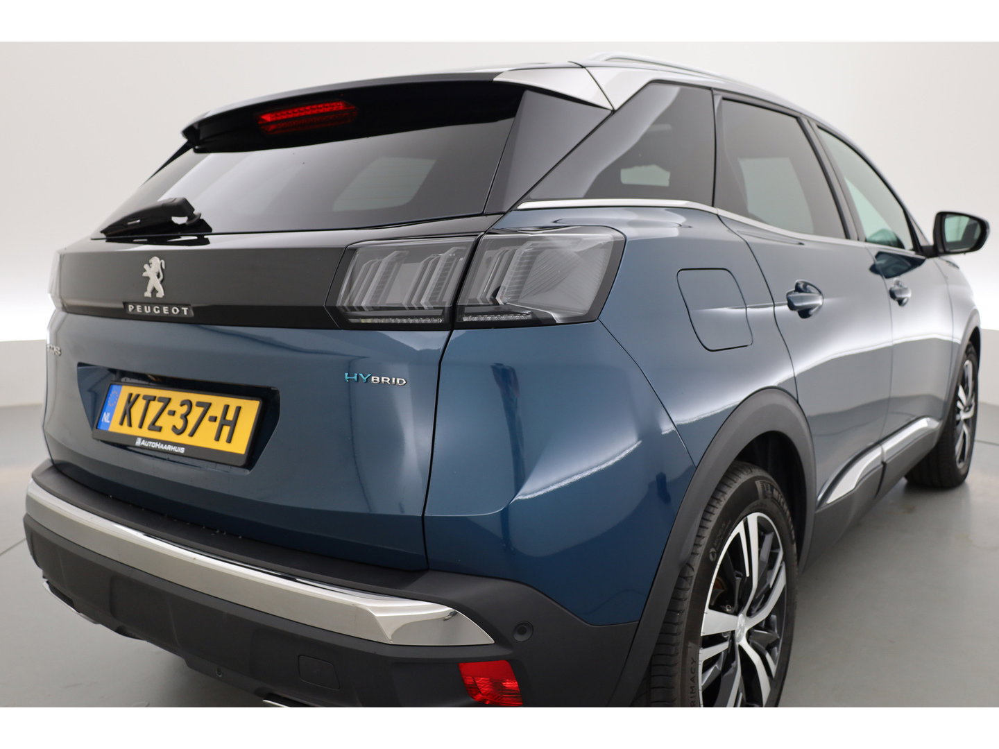 Peugeot 3008 1.6 HYbrid 225 GT | Rijklaar! | Pano | Adapt. Cruise | Camera + PDC | Keyless | Navi | Apple CarPlay | Dodehoek