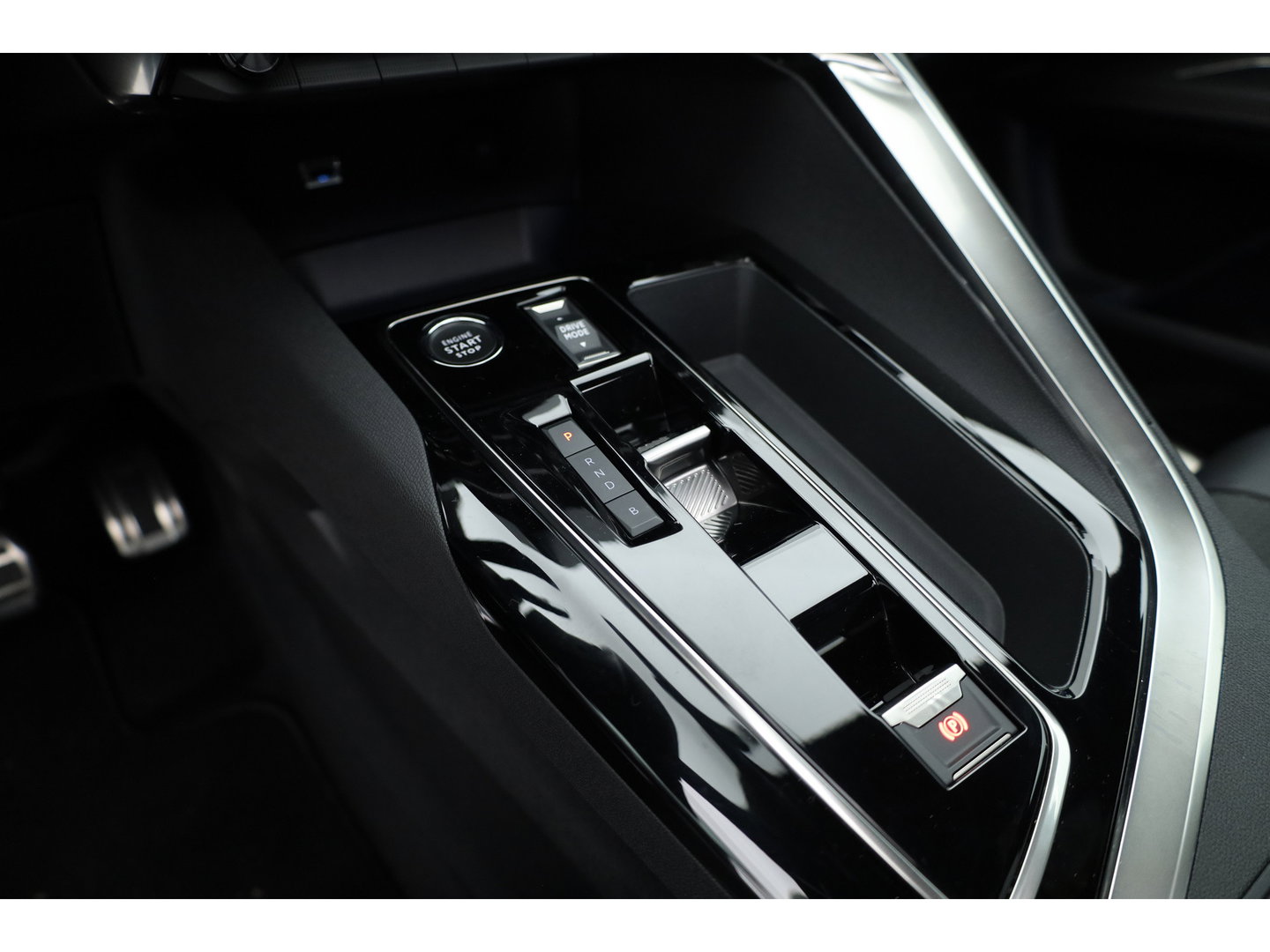 Peugeot 3008 1.6 HYbrid 225 GT | Rijklaar! | Pano | Adapt. Cruise | Camera + PDC | Keyless | Navi | Apple CarPlay | Dodehoek