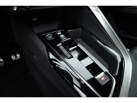Peugeot 3008 1.6 HYbrid 225 GT | Rijklaar! | Pano | Adapt. Cruise | Camera + PDC | Keyless | Navi | Apple CarPlay | Dodehoek