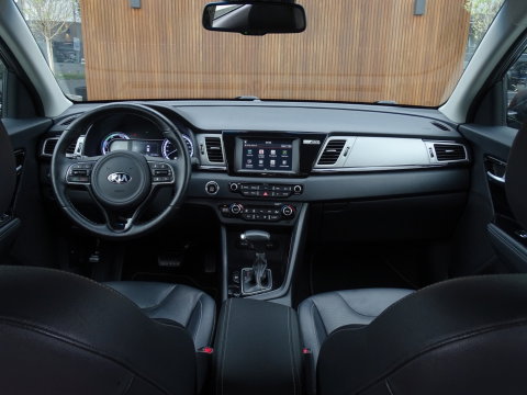 Kia Niro 1.6 GDi 141PK automaat / luxe pakket / LED / *NAP*