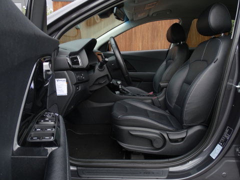Kia Niro 1.6 GDi 141PK automaat / luxe pakket / LED / *NAP*