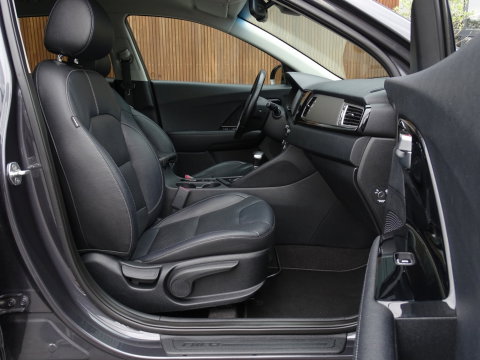 Kia Niro 1.6 GDi 141PK automaat / luxe pakket / LED / *NAP*