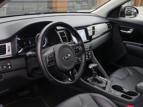Kia Niro 1.6 GDi 141PK automaat / luxe pakket / LED / *NAP*