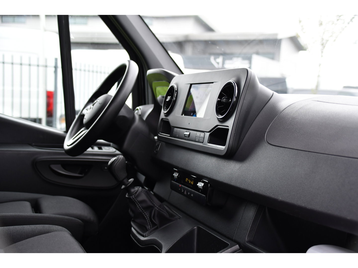 Mercedes-Benz Sprinter 314 2.2 CDI L2H2 RWD Camera, Cruise, Carplay, Sensoren, Multimedia, Stoelverwarming, UNIEK!