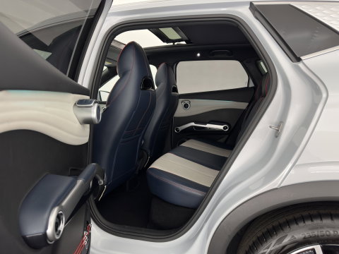 BYD ATTO 3 Comfort 60 kWh [3-Fase-11kW] (INCL-BTW) *HEATPUMP | PANO | ADAPTIVE-CRUISE | LEATHER | FULL-LED | TOPVIEW | BLIND-SPOT | HEATED-COMFORTSEATS | DIGI-COCKPIT | CARPLAY | DAB | NAVI-FULLMAP | ECC | PDC | 18''ALU*