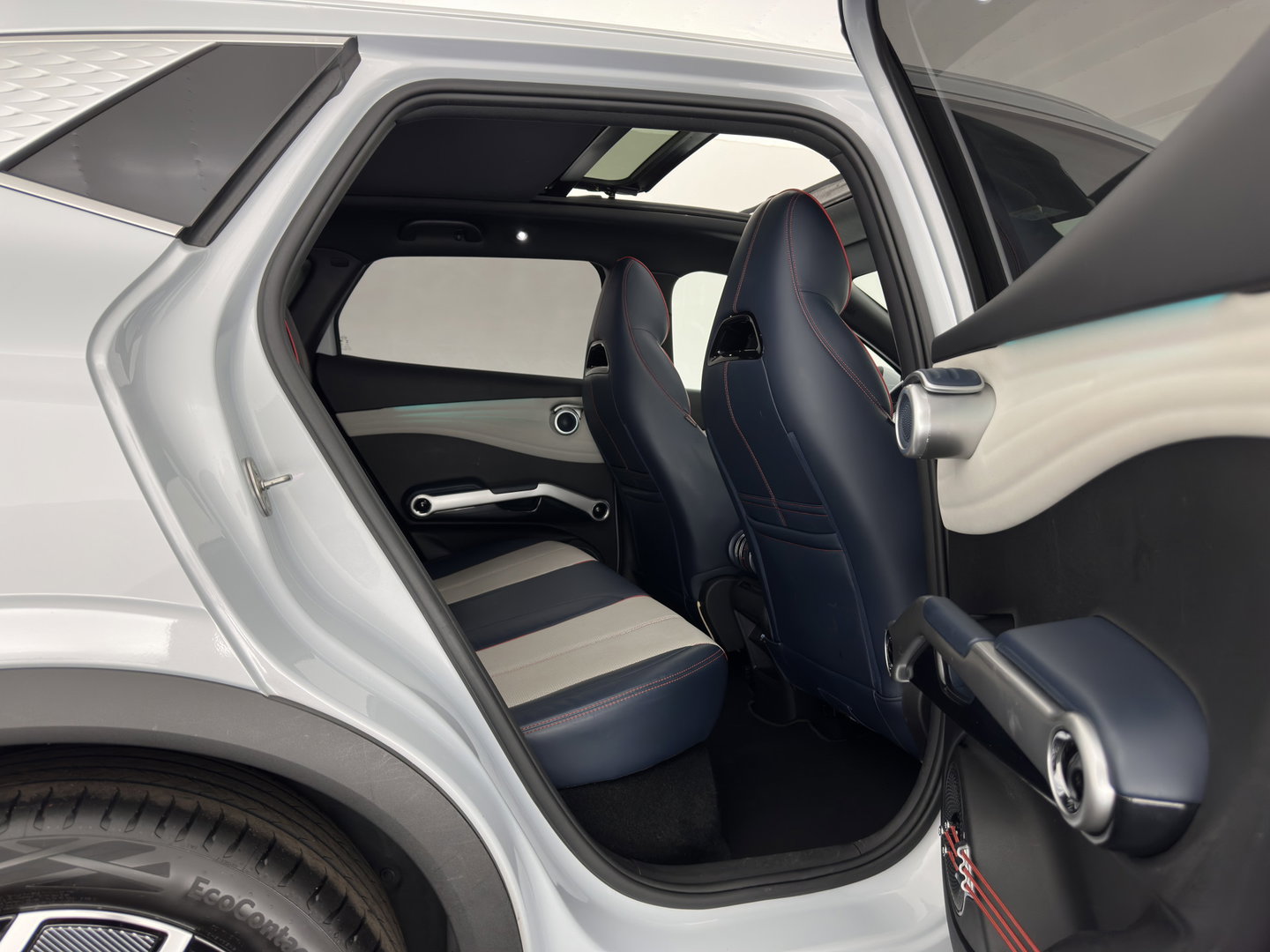 BYD ATTO 3 Comfort 60 kWh [3-Fase-11kW] (INCL-BTW) *HEATPUMP | PANO | ADAPTIVE-CRUISE | LEATHER | FULL-LED | TOPVIEW | BLIND-SPOT | HEATED-COMFORTSEATS | DIGI-COCKPIT | CARPLAY | DAB | NAVI-FULLMAP | ECC | PDC | 18''ALU*