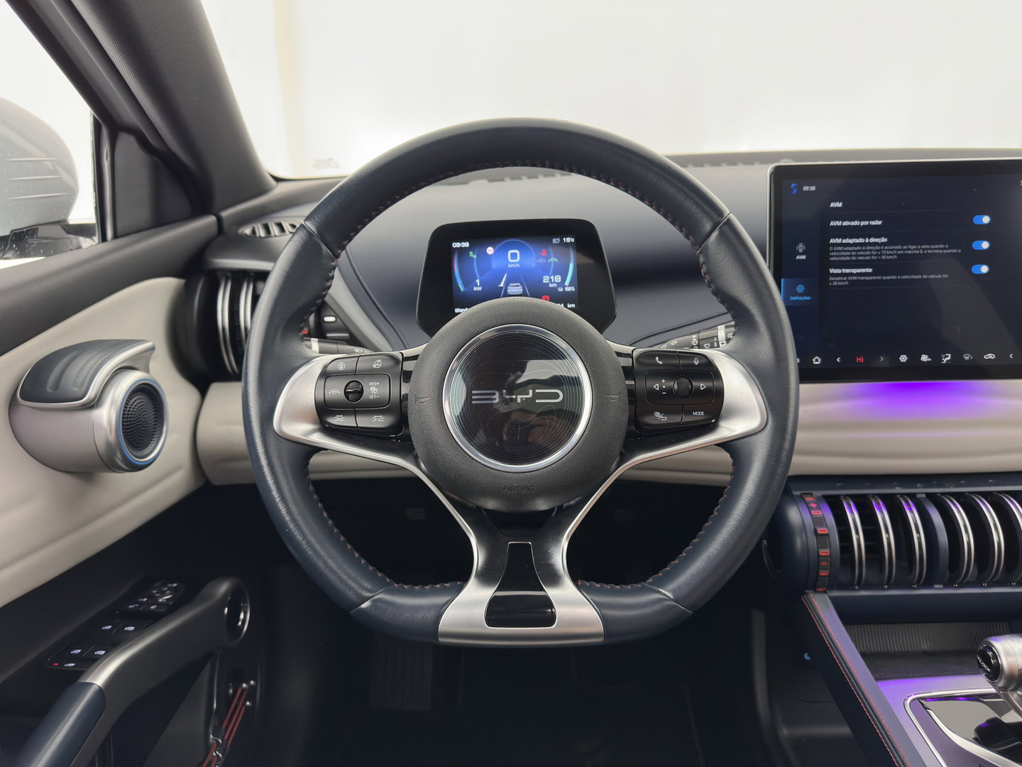 BYD ATTO 3 Comfort 60 kWh [3-Fase-11kW] (INCL-BTW) *HEATPUMP | PANO | ADAPTIVE-CRUISE | LEATHER | FULL-LED | TOPVIEW | BLIND-SPOT | HEATED-COMFORTSEATS | DIGI-COCKPIT | CARPLAY | DAB | NAVI-FULLMAP | ECC | PDC | 18''ALU*