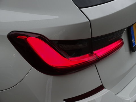BMW 3 Serie touring 330e 292PK X-drive / M Sport / pano / Laser / BTW auto / 360°