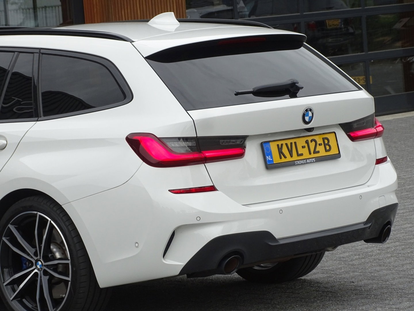 BMW 3 Serie touring 330e 292PK X-drive / M Sport / pano / Laser / BTW auto / 360°