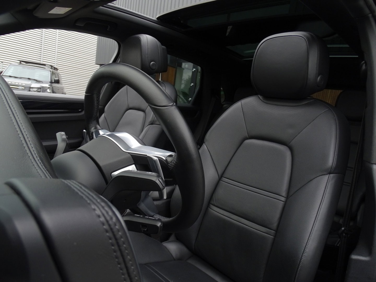 Porsche Cayenne 3.0 E-Hybrid 462PK / sportDesign / softclose / Bose / BTW / 360°