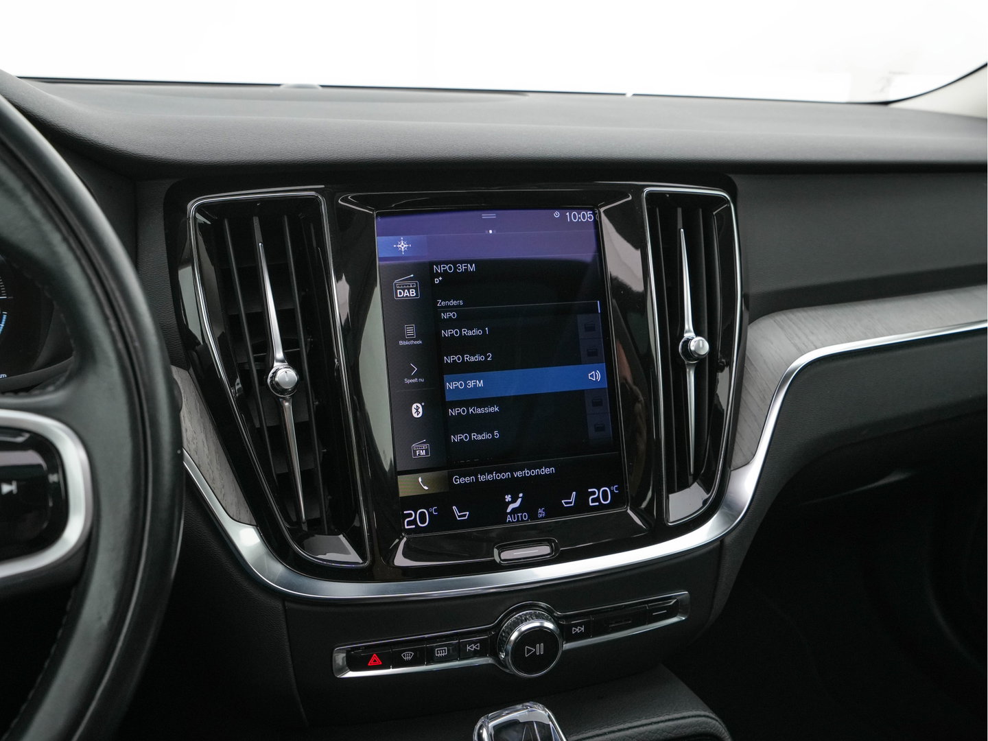 Volvo V60 2.0 T6 Recharge AWD Inscription (Plug-in) (INCL-BTW) Aut. *PANO | LEATHER | FULL-LED | MEMORY-PACK | KEYLESS | DIGI-COCKPIT | NAVI-FULLMAP | HEATED-SPORTSEATS | ECC | CRUISE | DAB | TOWBAR | 19''ALU*