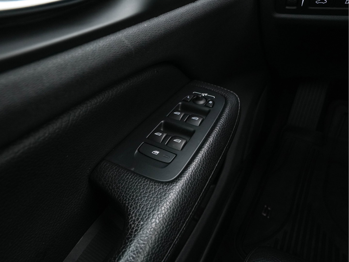 Volvo V60 2.0 T6 Recharge AWD Inscription (Plug-in) (INCL-BTW) Aut. *PANO | LEATHER | FULL-LED | MEMORY-PACK | KEYLESS | DIGI-COCKPIT | NAVI-FULLMAP | HEATED-SPORTSEATS | ECC | CRUISE | DAB | TOWBAR | 19''ALU*
