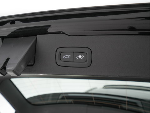 Volvo V60 2.0 T6 Recharge AWD Inscription (Plug-in) (INCL-BTW) Aut. *PANO | LEATHER | FULL-LED | MEMORY-PACK | KEYLESS | DIGI-COCKPIT | NAVI-FULLMAP | HEATED-SPORTSEATS | ECC | CRUISE | DAB | TOWBAR | 19''ALU*