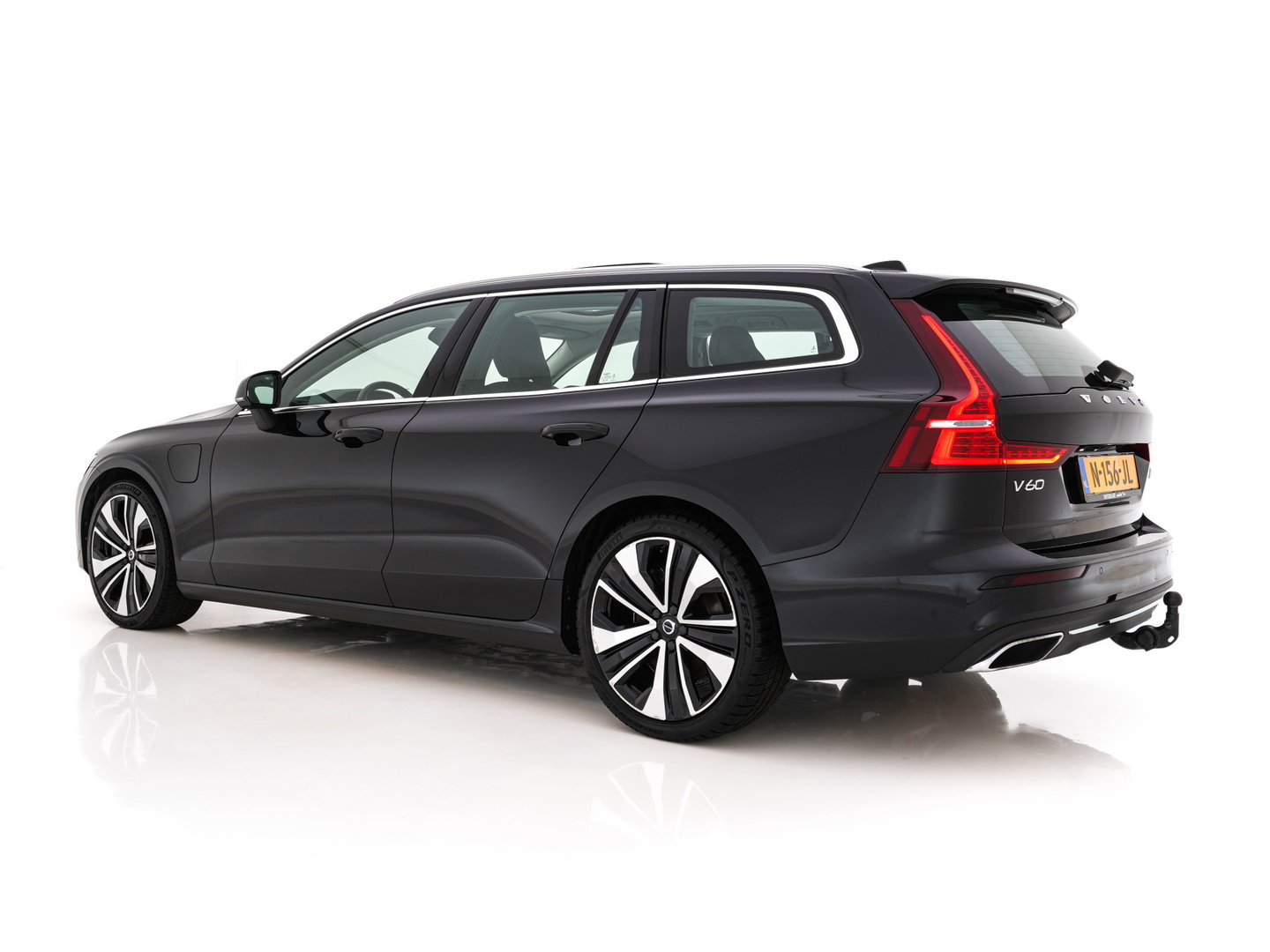 Volvo V60 2.0 T6 Recharge AWD Inscription (Plug-in) (INCL-BTW) Aut. *PANO | LEATHER | FULL-LED | MEMORY-PACK | KEYLESS | DIGI-COCKPIT | NAVI-FULLMAP | HEATED-SPORTSEATS | ECC | CRUISE | DAB | TOWBAR | 19''ALU*
