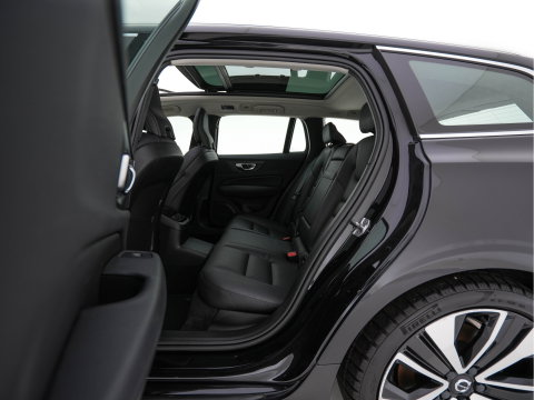 Volvo V60 2.0 T6 Recharge AWD Inscription (Plug-in) (INCL-BTW) Aut. *PANO | LEATHER | FULL-LED | MEMORY-PACK | KEYLESS | DIGI-COCKPIT | NAVI-FULLMAP | HEATED-SPORTSEATS | ECC | CRUISE | DAB | TOWBAR | 19''ALU*