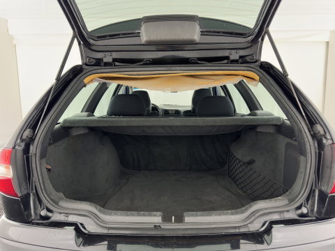 Volvo V40 1.8 Europa *LEATHER-FABRIC | HEATED-COMFORTSEATS | AIRCO | CRUISE | 17''ALU | TOWBAR*