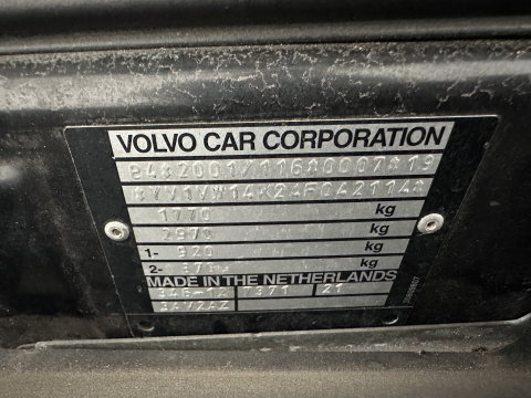 Volvo V40 1.8 Europa *LEATHER-FABRIC | HEATED-COMFORTSEATS | AIRCO | CRUISE | 17''ALU | TOWBAR*