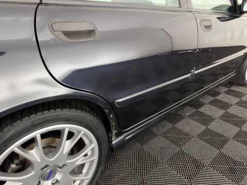 Volvo V40 1.8 Europa *LEATHER-FABRIC | HEATED-COMFORTSEATS | AIRCO | CRUISE | 17''ALU | TOWBAR*