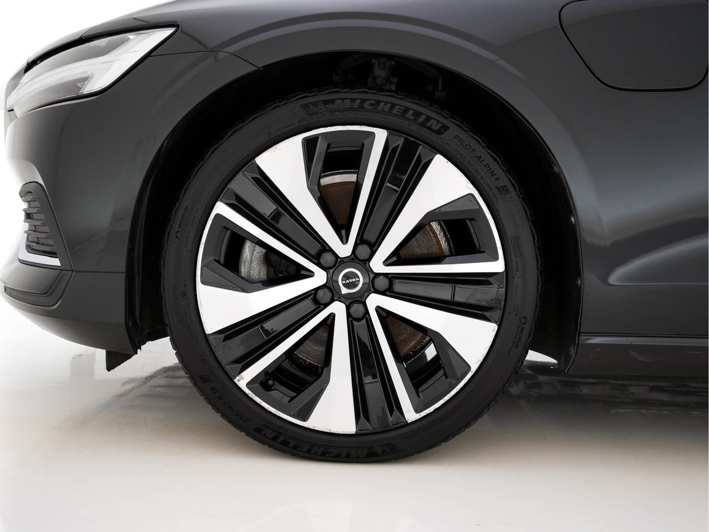 Volvo V60 2.0 T6 Recharge AWD Inscription (Plug-in) (INCL-BTW) Aut. *PANO | LEATHER | FULL-LED | MEMORY-PACK | KEYLESS | DIGI-COCKPIT | NAVI-FULLMAP | HEATED-SPORTSEATS | ECC | CRUISE | DAB | TOWBAR | 19''ALU*