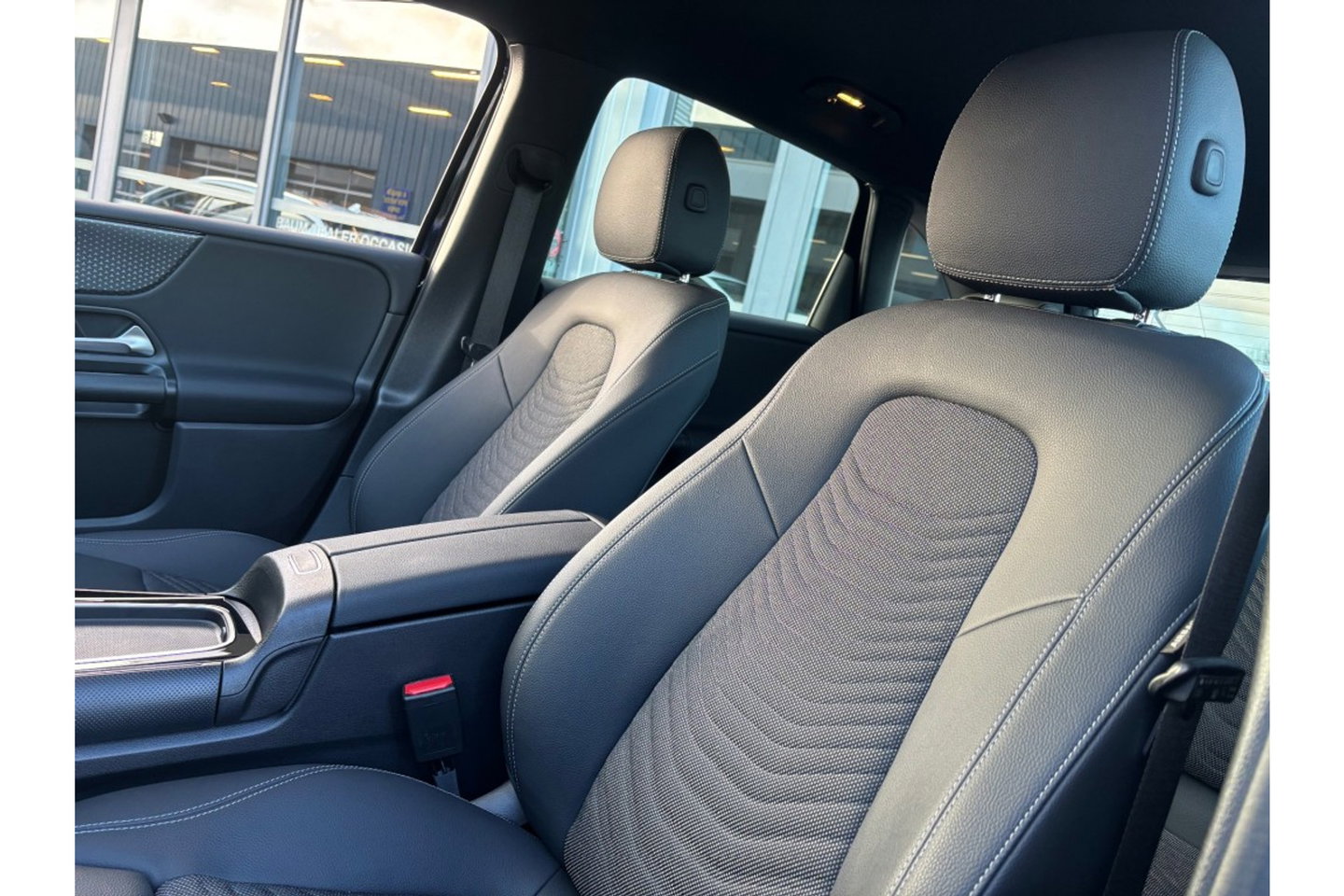 Mercedes-Benz B-Klasse 250E AUTOMAAT LUXURY LINE NAVI PDC-CAMRERA STOELVW.