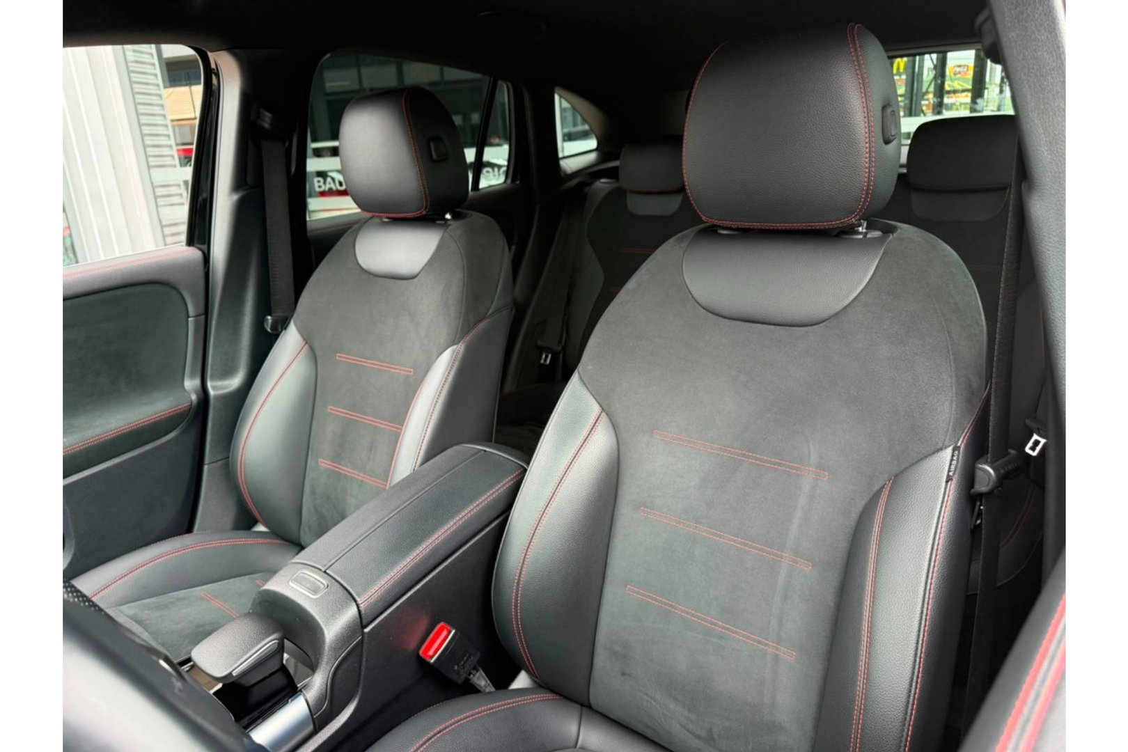 Mercedes-Benz GLA 200 AMG LINE AUTOMAAT NAVI PDC-CAMERA STOELVW.