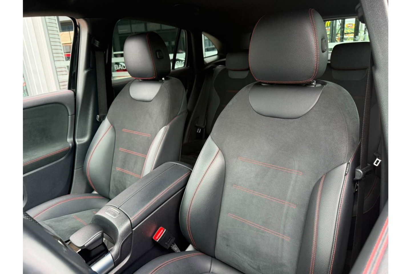 Mercedes-Benz GLA 200 AMG LINE AUTOMAAT NAVI PDC-CAMERA STOELVW.