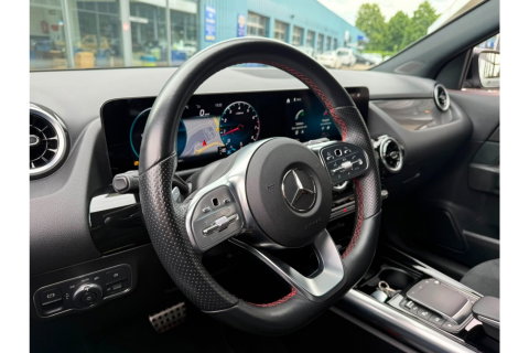 Mercedes-Benz GLA 200 AMG LINE AUTOMAAT NAVI PDC-CAMERA STOELVW.