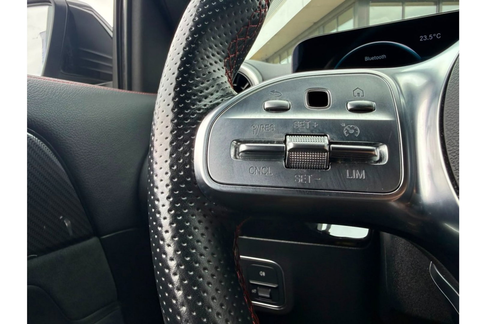 Mercedes-Benz GLA 200 AMG LINE AUTOMAAT NAVI PDC-CAMERA STOELVW.