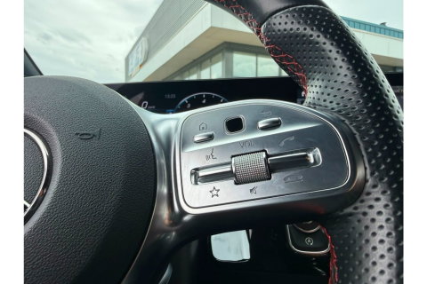 Mercedes-Benz GLA 200 AMG LINE AUTOMAAT NAVI PDC-CAMERA STOELVW.