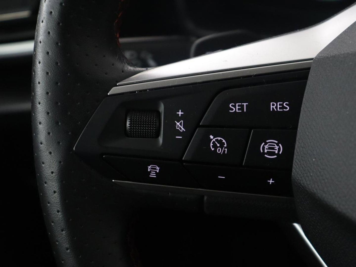 SEAT Leon Sportstourer 1.4 TSI eHybrid PHEV FR | SOH 86,9% | Carplay | Stuur/stoelverwarming | Adaptive cruise | Carplay | Camera | Park assist | Sfeerverlichting |
