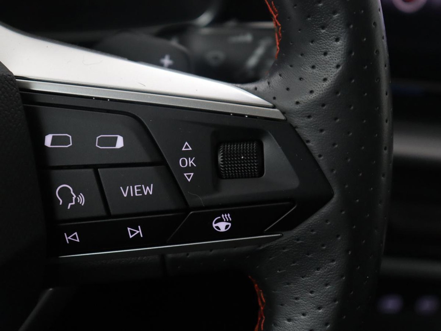 SEAT Leon Sportstourer 1.4 TSI eHybrid PHEV FR | SOH 86,9% | Carplay | Stuur/stoelverwarming | Adaptive cruise | Carplay | Camera | Park assist | Sfeerverlichting |