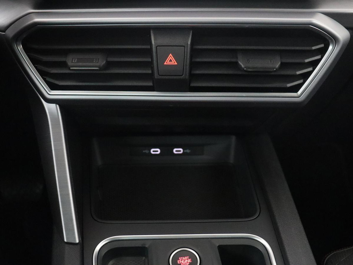 SEAT Leon Sportstourer 1.4 TSI eHybrid PHEV FR | SOH 86,9% | Carplay | Stuur/stoelverwarming | Adaptive cruise | Carplay | Camera | Park assist | Sfeerverlichting |