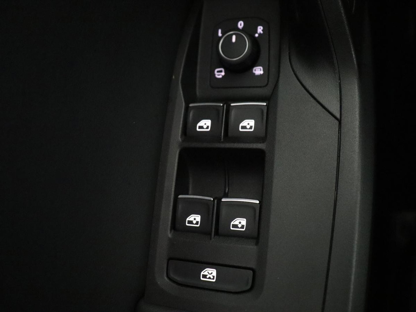 SEAT Leon Sportstourer 1.4 TSI eHybrid PHEV FR | SOH 86,9% | Carplay | Stuur/stoelverwarming | Adaptive cruise | Carplay | Camera | Park assist | Sfeerverlichting |