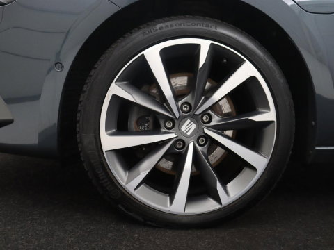 SEAT Leon Sportstourer 1.4 TSI eHybrid PHEV FR | SOH 86,9% | Carplay | Stuur/stoelverwarming | Adaptive cruise | Carplay | Camera | Park assist | Sfeerverlichting |