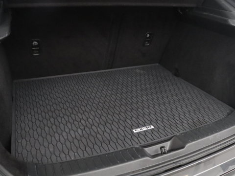 Mazda CX-30 2.0 e-SkyActiv-X M Hybrid Luxury | Trekhaak | Leder | Stuur/stoel verwarming | Adaptive cruise | Head up | 360 camera | Carplay | Climate control | BOSE sound |