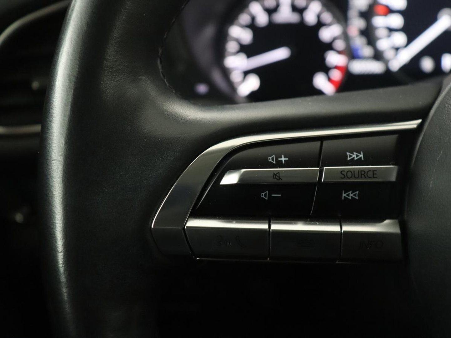 Mazda CX-30 2.0 e-SkyActiv-X M Hybrid Luxury | Trekhaak | Leder | Stuur/stoel verwarming | Adaptive cruise | Head up | 360 camera | Carplay | Climate control | BOSE sound |