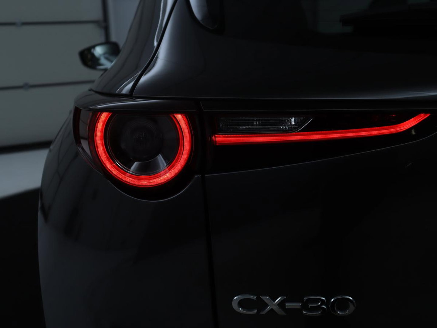 Mazda CX-30 2.0 e-SkyActiv-X M Hybrid Luxury | Trekhaak | Leder | Stuur/stoel verwarming | Adaptive cruise | Head up | 360 camera | Carplay | Climate control | BOSE sound |