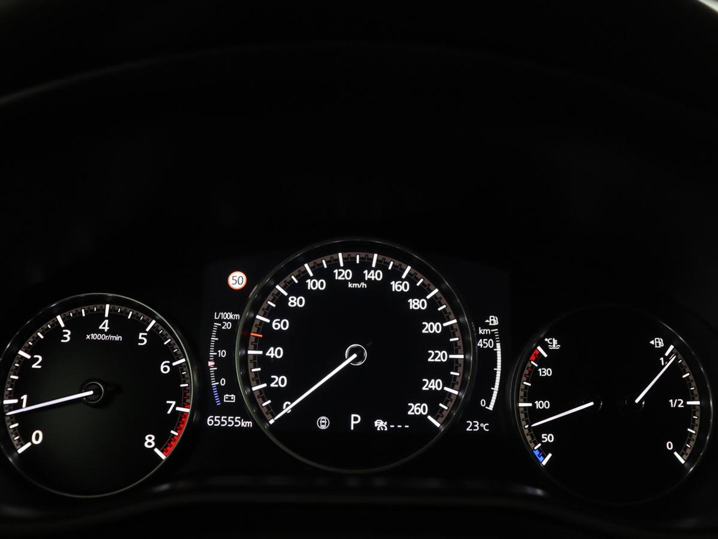 Mazda CX-30 2.0 e-SkyActiv-X M Hybrid Luxury | Trekhaak | Leder | Stuur/stoel verwarming | Adaptive cruise | Head up | 360 camera | Carplay | Climate control | BOSE sound |