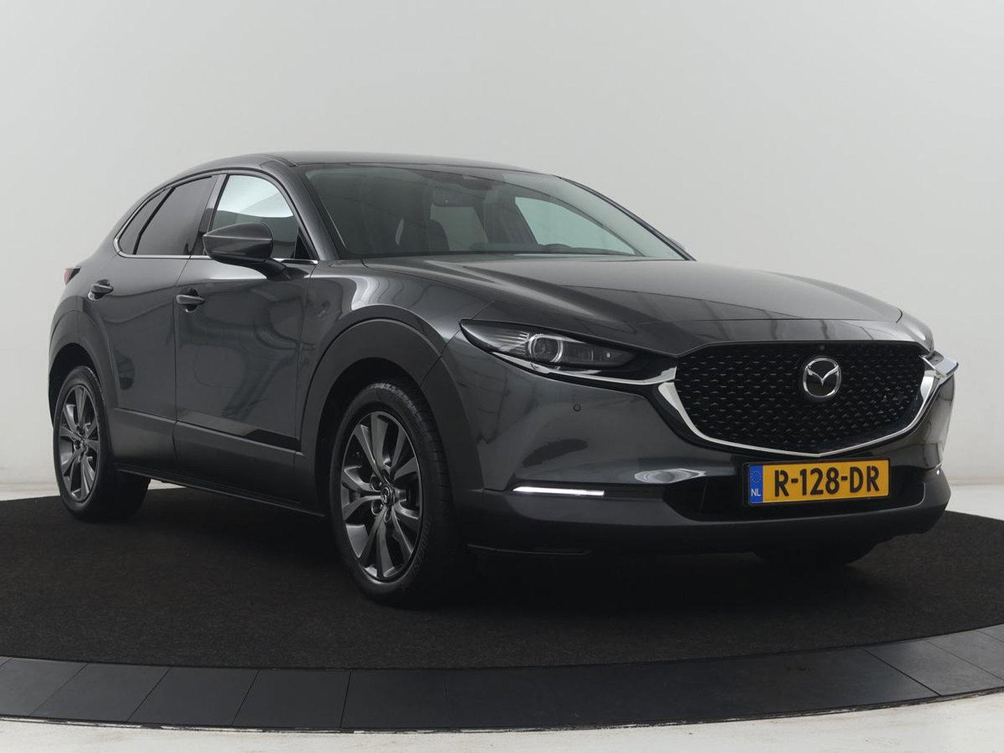 Mazda CX-30 2.0 e-SkyActiv-X M Hybrid Luxury | Trekhaak | Leder | Stuur/stoel verwarming | Adaptive cruise | Head up | 360 camera | Carplay | Climate control | BOSE sound |