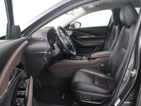 Mazda CX-30 2.0 e-SkyActiv-X M Hybrid Luxury | Trekhaak | Leder | Stuur/stoel verwarming | Adaptive cruise | Head up | 360 camera | Carplay | Climate control | BOSE sound |